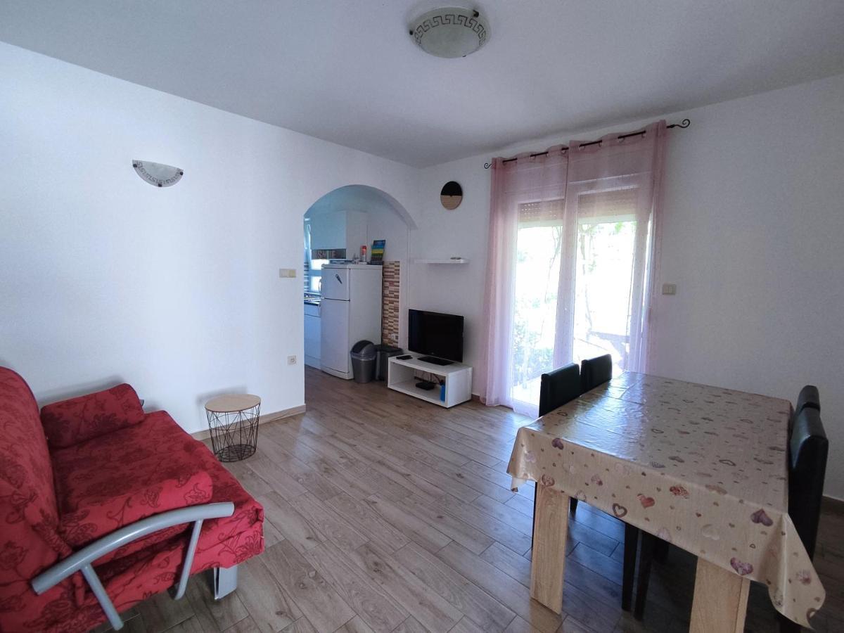 Apartments Jaska Супетарска-Драга Экстерьер фото