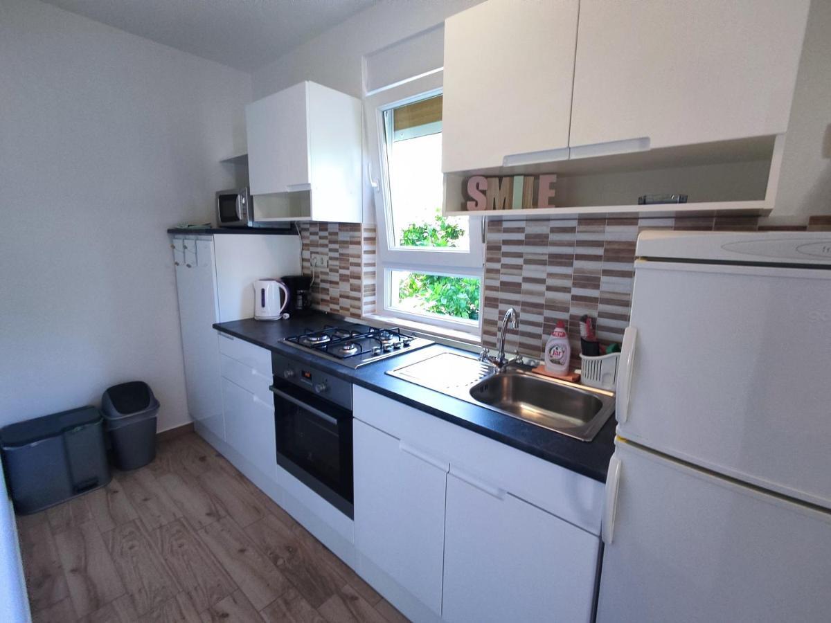 Apartments Jaska Супетарска-Драга Экстерьер фото