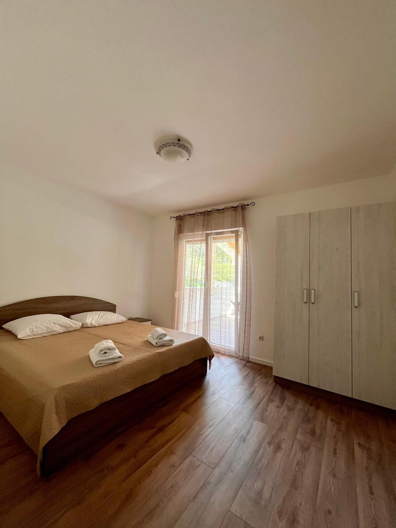 Apartments Jaska Супетарска-Драга Экстерьер фото