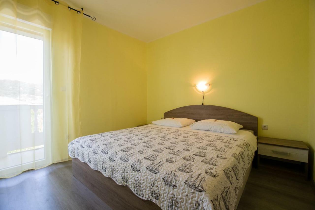 Apartments Jaska Супетарска-Драга Экстерьер фото